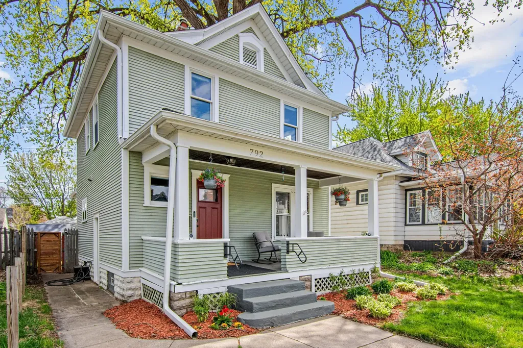 792 Smith Avenue S Saint Paul MN 55107