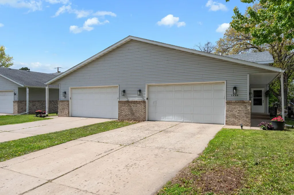 1082 5th Street SE Forest Lake MN 55025