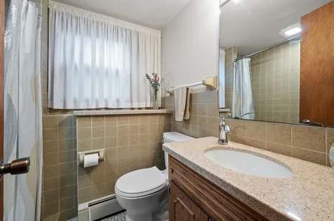 2824 Fernwood Street Roseville MN 55113