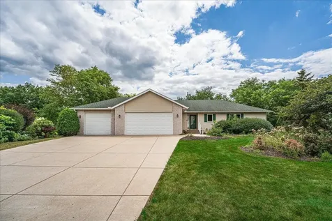 1060 Dennis Street S Maplewood MN 55119