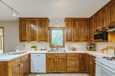1060 Dennis Street S Maplewood MN 55119
