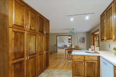 1060 Dennis Street S Maplewood MN 55119