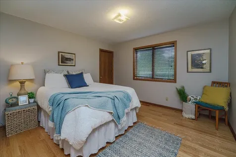 1060 Dennis Street S Maplewood MN 55119