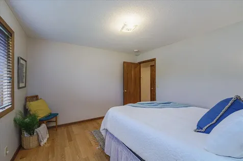 1060 Dennis Street S Maplewood MN 55119