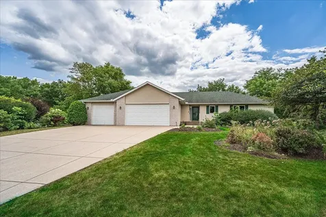 1060 Dennis Street S Maplewood MN 55119