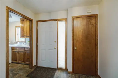1060 Dennis Street S Maplewood MN 55119