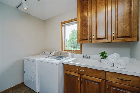 1060 Dennis Street S Maplewood MN 55119