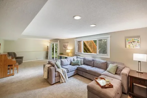 8944 Darnel Road Eden Prairie MN 55347