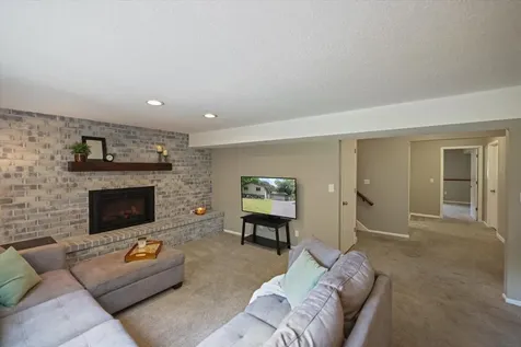 8944 Darnel Road Eden Prairie MN 55347