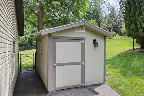 8944 Darnel Road Eden Prairie MN 55347