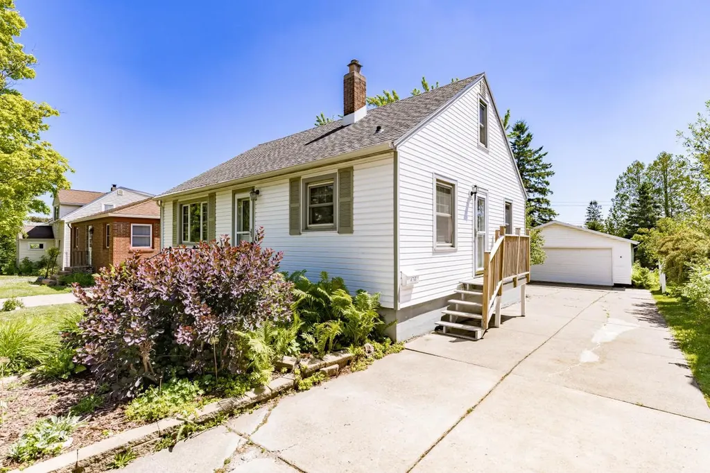 4710 Tioga Street Duluth MN 55804