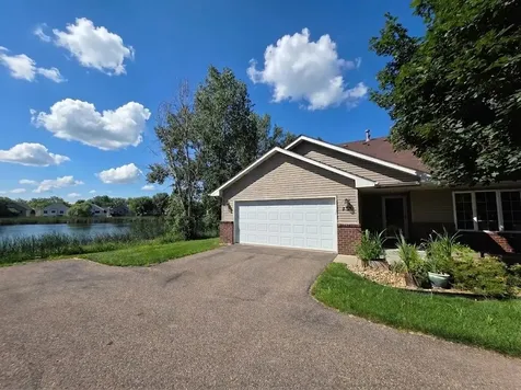 832 Matthew Drive Chaska MN 55318