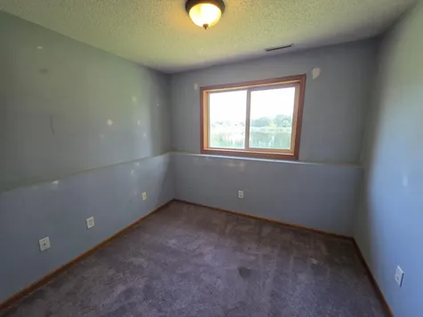832 Matthew Drive Chaska MN 55318