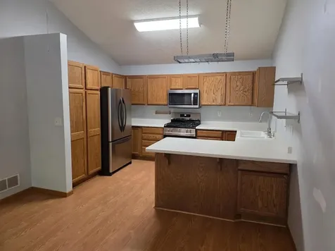 832 Matthew Drive Chaska MN 55318