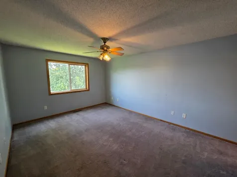 832 Matthew Drive Chaska MN 55318