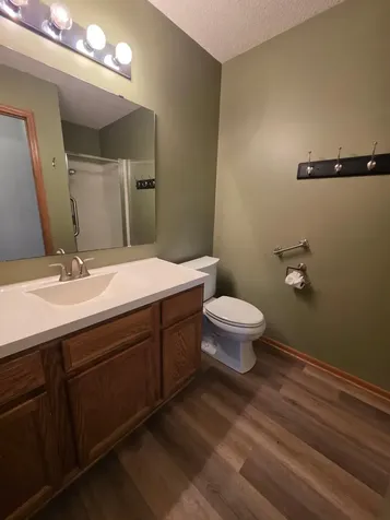 832 Matthew Drive Chaska MN 55318