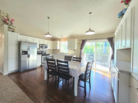 1125 Pioneer Trail SE Cambridge MN 55008