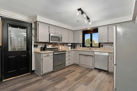 1817 S Shore Drive Albert Lea MN 56007