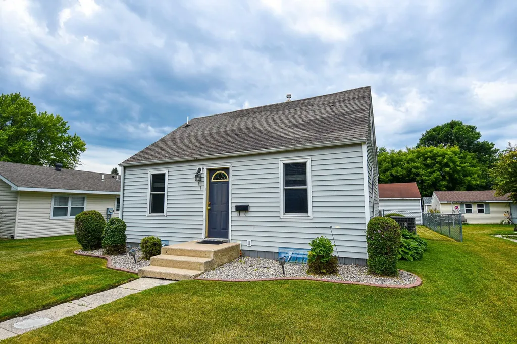 417 Kendall Avenue S Thief River Falls MN 56701