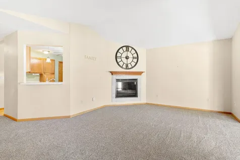 2100 Oak Tree Lane Austin MN 55912