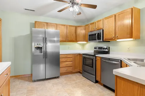 2100 Oak Tree Lane Austin MN 55912