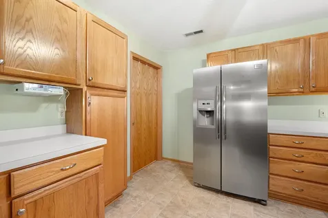 2100 Oak Tree Lane Austin MN 55912