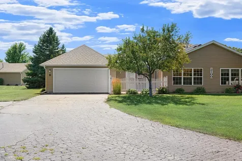 2100 Oak Tree Lane Austin MN 55912