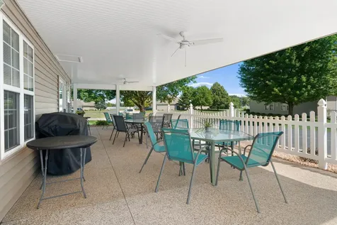 2100 Oak Tree Lane Austin MN 55912