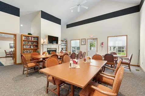 2100 Oak Tree Lane Austin MN 55912