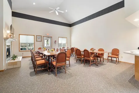 2100 Oak Tree Lane Austin MN 55912