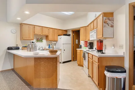 2100 Oak Tree Lane Austin MN 55912