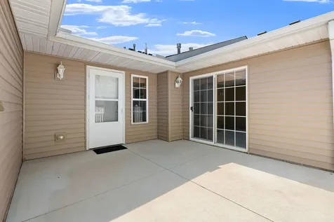 2100 Oak Tree Lane Austin MN 55912