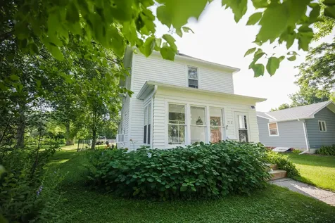 716 Lyndale Avenue Morris MN 56267
