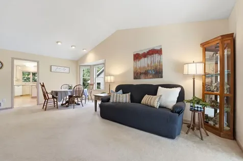644 Overlook Drive Roseville MN 55113