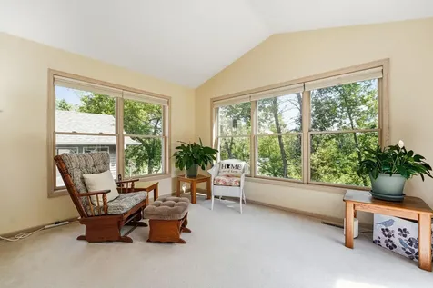 644 Overlook Drive Roseville MN 55113