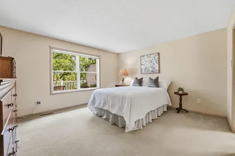 644 Overlook Drive Roseville MN 55113