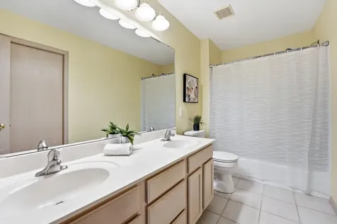 644 Overlook Drive Roseville MN 55113