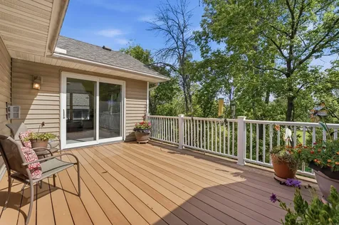 644 Overlook Drive Roseville MN 55113