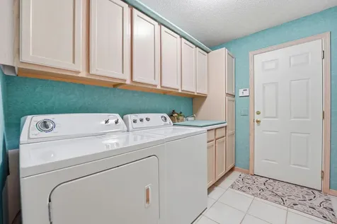 644 Overlook Drive Roseville MN 55113