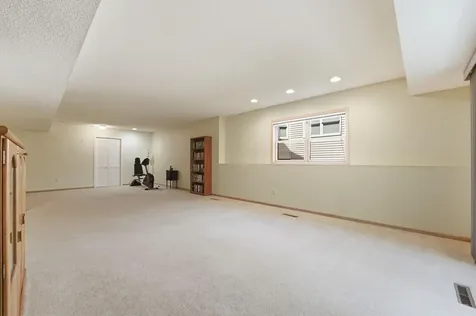 644 Overlook Drive Roseville MN 55113