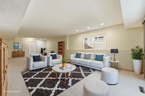 644 Overlook Drive Roseville MN 55113