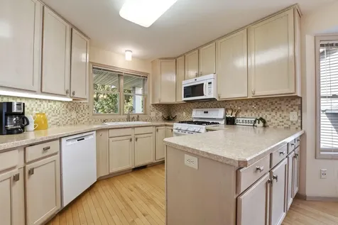 644 Overlook Drive Roseville MN 55113