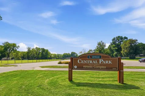 644 Overlook Drive Roseville MN 55113