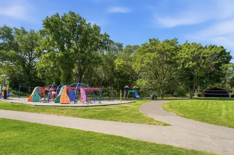 644 Overlook Drive Roseville MN 55113