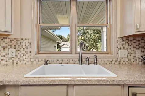 644 Overlook Drive Roseville MN 55113