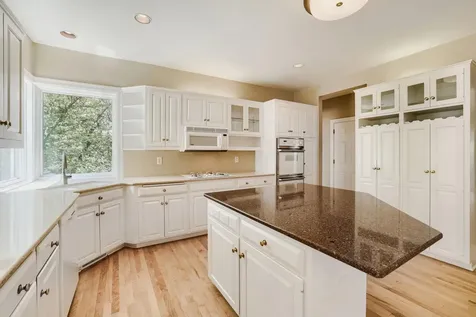 7170 Kenmare Drive Bloomington MN 55438