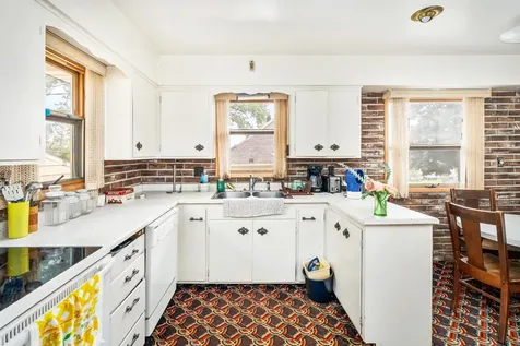 832 N 43rd Avenue W Duluth MN 55807