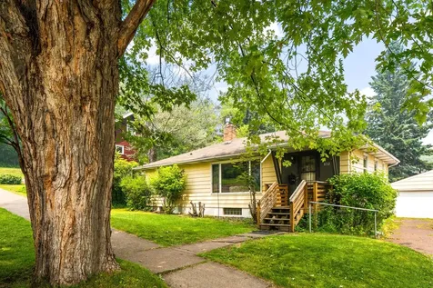 832 N 43rd Avenue W Duluth MN 55807