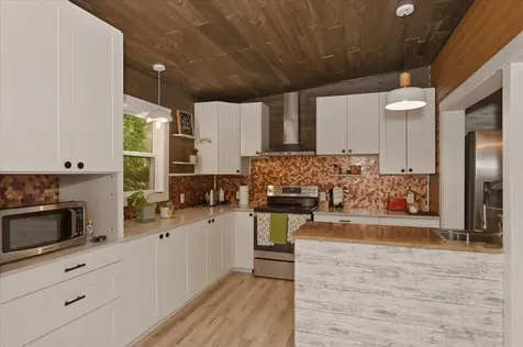 1515 N 9th Avenue E Duluth MN 55805