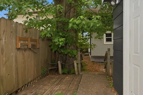 1515 N 9th Avenue E Duluth MN 55805
